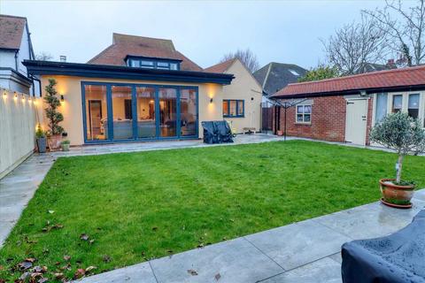 4 bedroom detached house for sale, East Clacton CO15
