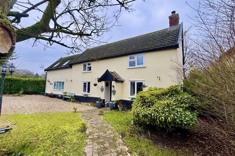 3 bedroom detached house for sale, East Church Street, Kenninghall