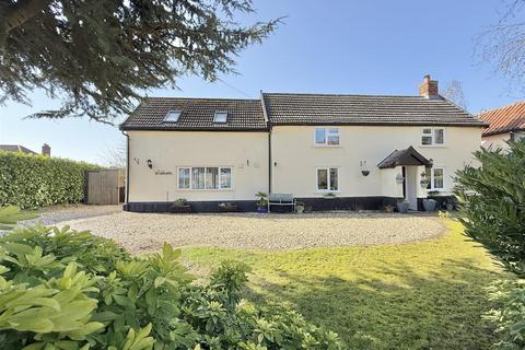 3 bedroom detached house for sale, East Church Street, Kenninghall