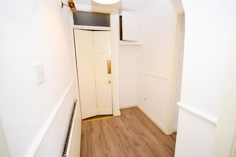 undefined, Collingwood Court, Washington