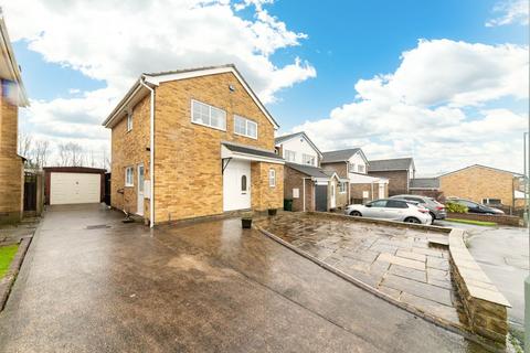 3 bedroom detached house for sale, Cleveland Way, Shelley, HD8