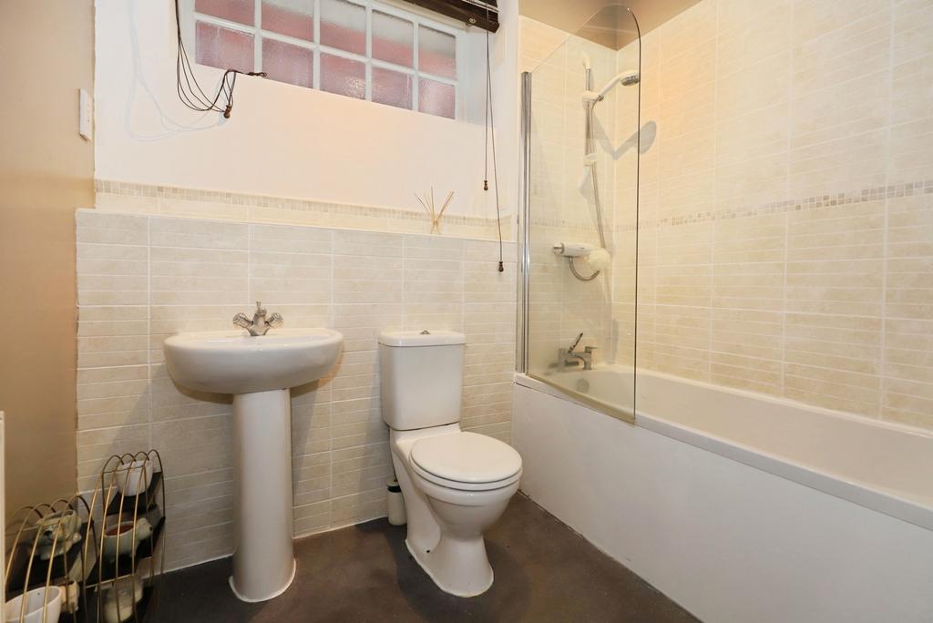 Bathroom / W.C.