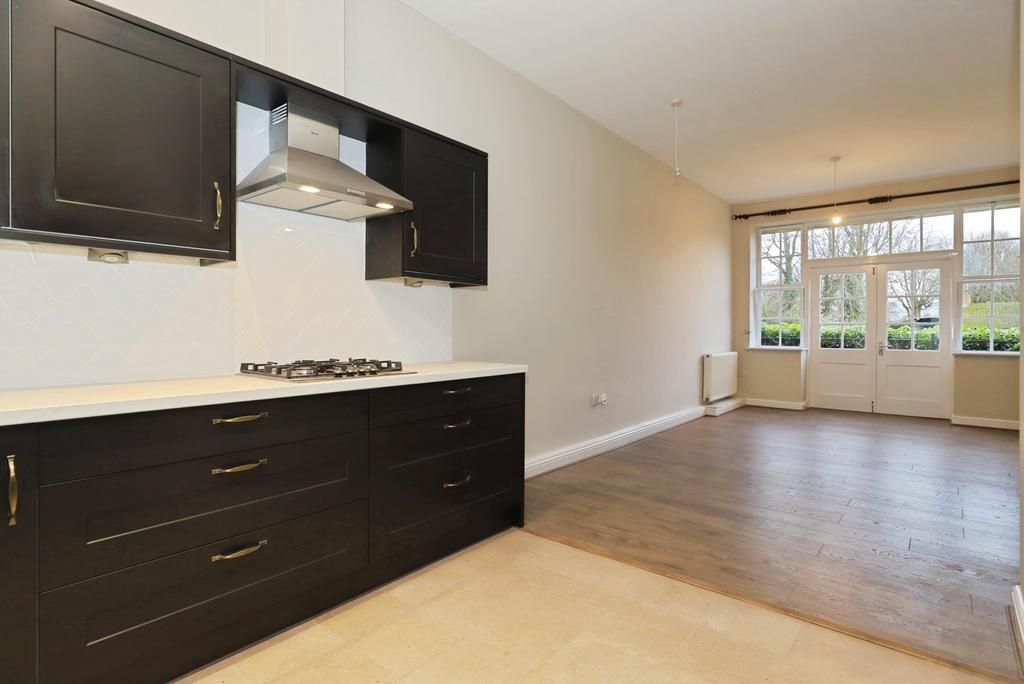Kitchen/ Living Room