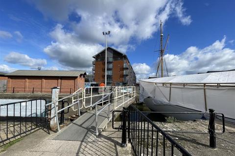undefined, The Docks, Gloucester