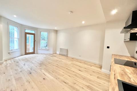 1 bedroom flat to rent, Elgin Avenue, London W9