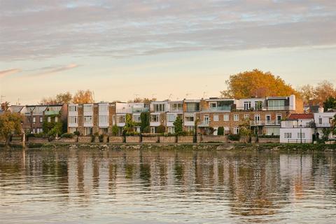 4 bedroom townhouse for sale, Strand on the Green, Chiswick, W4