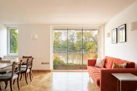 4 bedroom townhouse for sale, Strand on the Green, Chiswick, W4