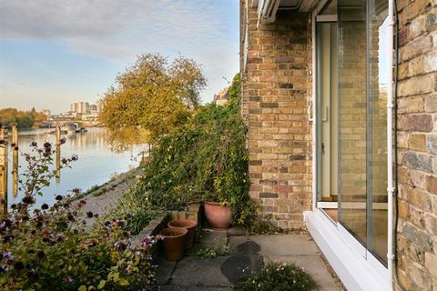 4 bedroom townhouse for sale, Strand on the Green, Chiswick, W4