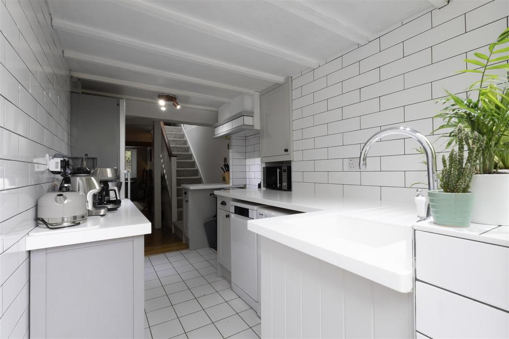 7-kitchen-3.jpg