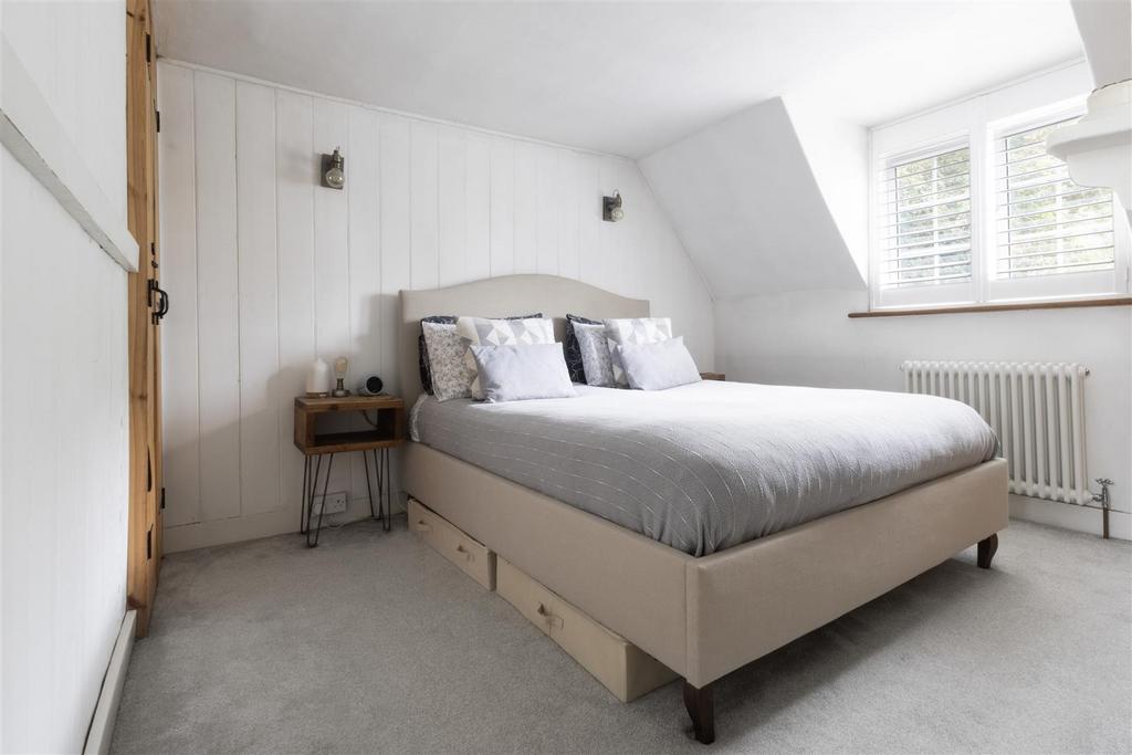 9-bedroom-1.jpg