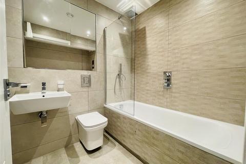 undefined, Farnborough Road, Hampshire GU14
