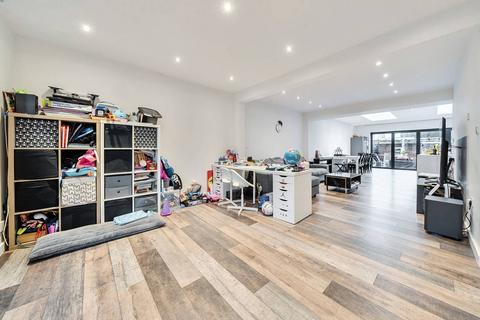 4 bedroom house for sale, Court Way, Ealing, London, W3