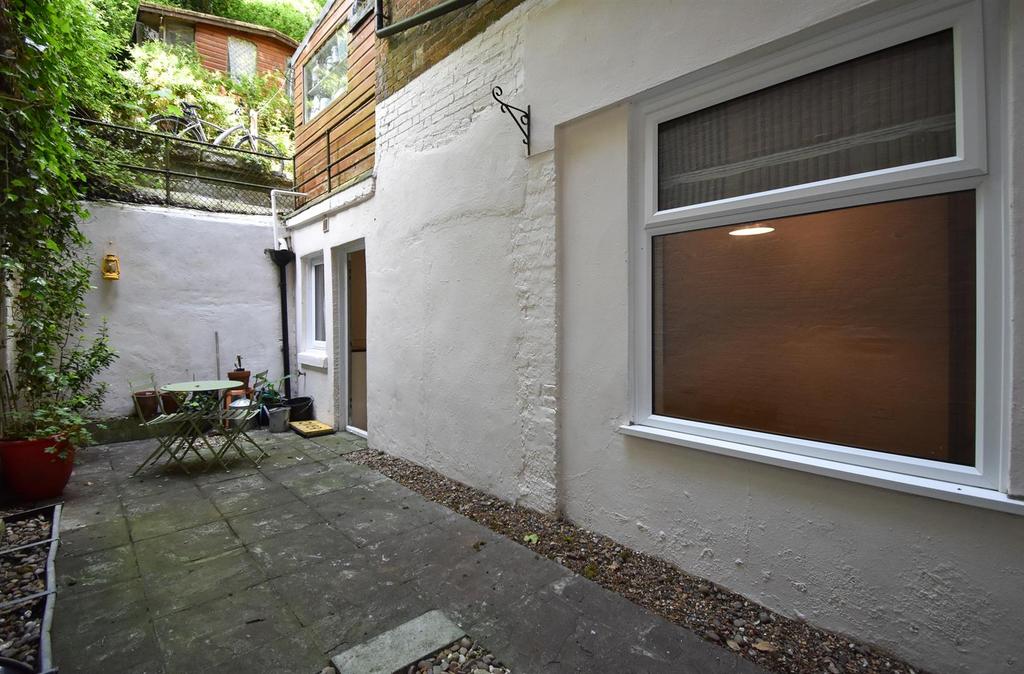 Courtyard garden