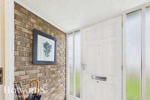 5 bedroom detached house for sale, Lulworth Park, Lowestoft