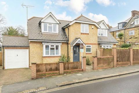 Sternhold Avenue, London SW2