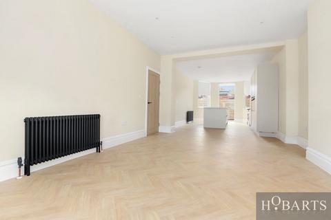4 bedroom semi-detached house for sale, Stuart Crescent, London, N22