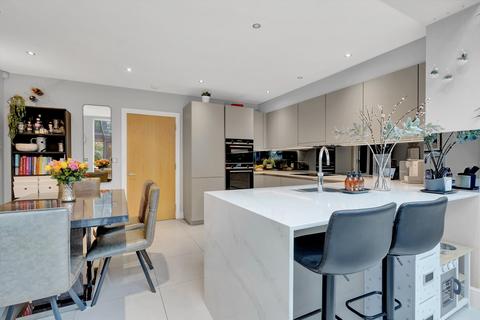 3 bedroom terraced house for sale, Elgin Road, Weybridge, Surrey KT13