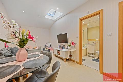 1 bedroom flat to rent, North Acton Road, North Acton, NW10 6QH