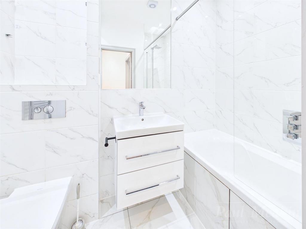Bathroom..jpg
