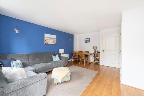 3 bedroom terraced house for sale, McIndoe Drive, Aylesbury HP22