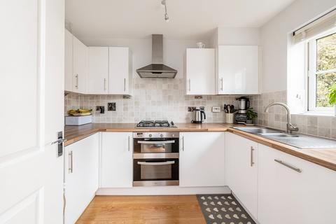 3 bedroom terraced house for sale, McIndoe Drive, Aylesbury HP22