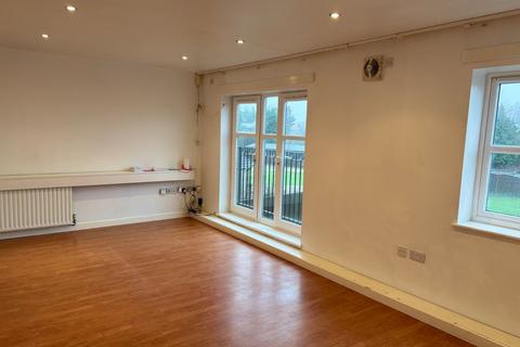 2 bedroom flat for sale, Bradford Road, East Bierley, Bradford, West Yorkshire, BD4