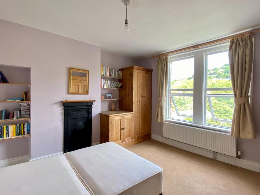 Bedroom, fireplace