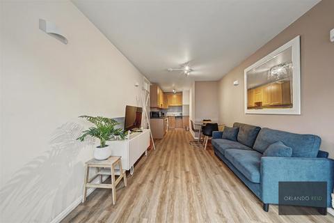 1 bedroom apartment to rent, Macklin Street, London