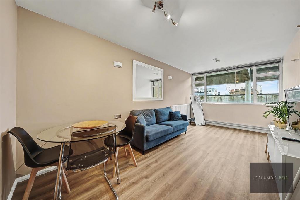 Flat 2, 2 Winter Garden House WC2 B 5 ND-12.jpg