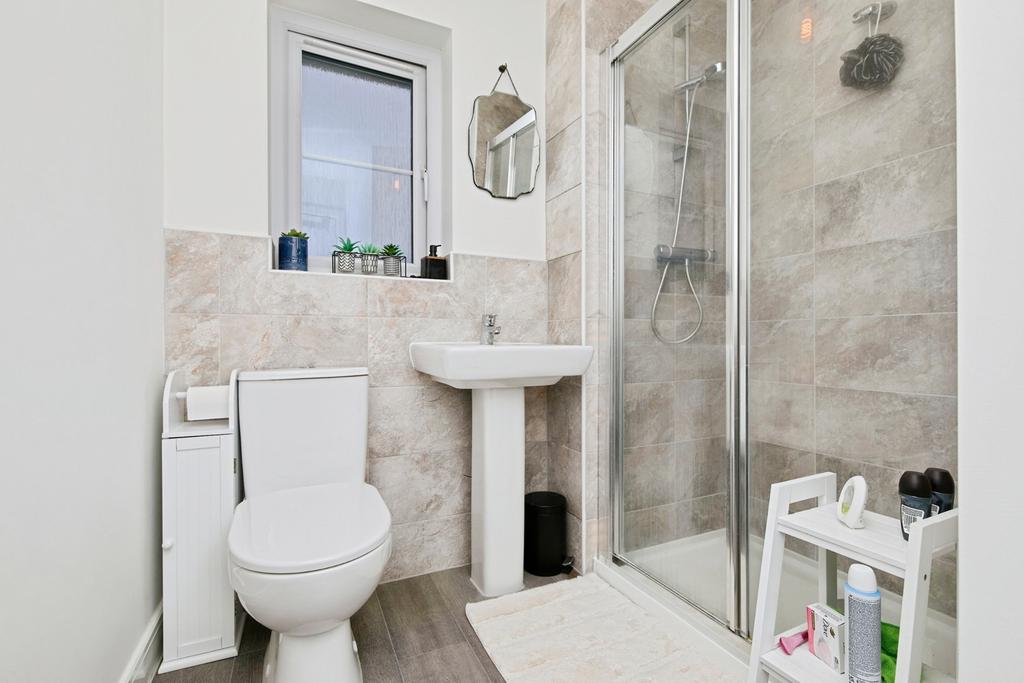 En Suite Shower Wc