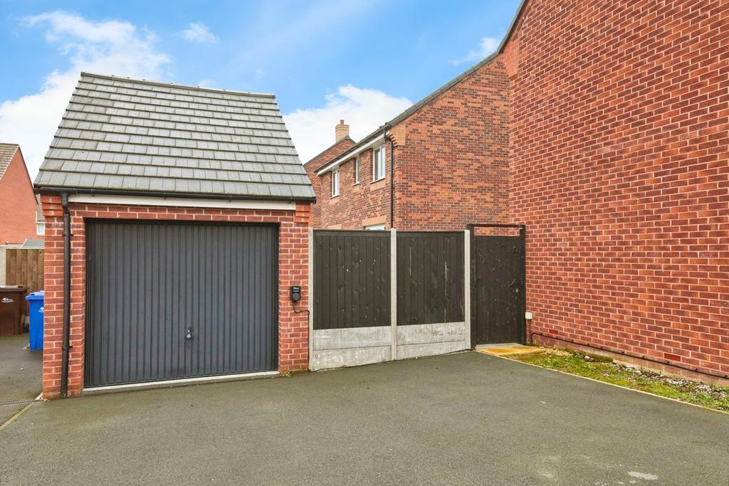 Garage/Parking