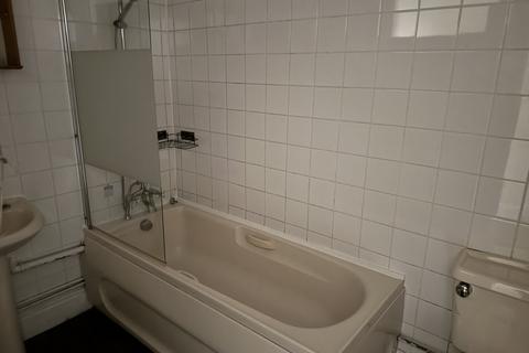 undefined, Flat 4, 200 Lincoln Road, Peterborough, Cambridgeshire PE1 2NQ