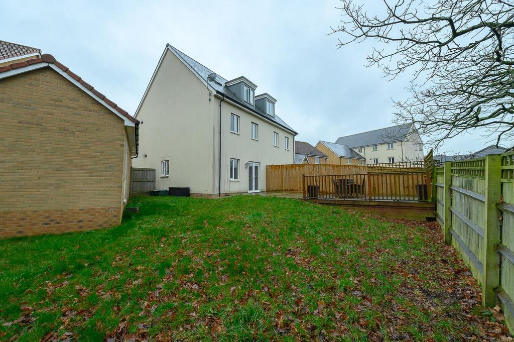 Rear garden pic 2.jpg