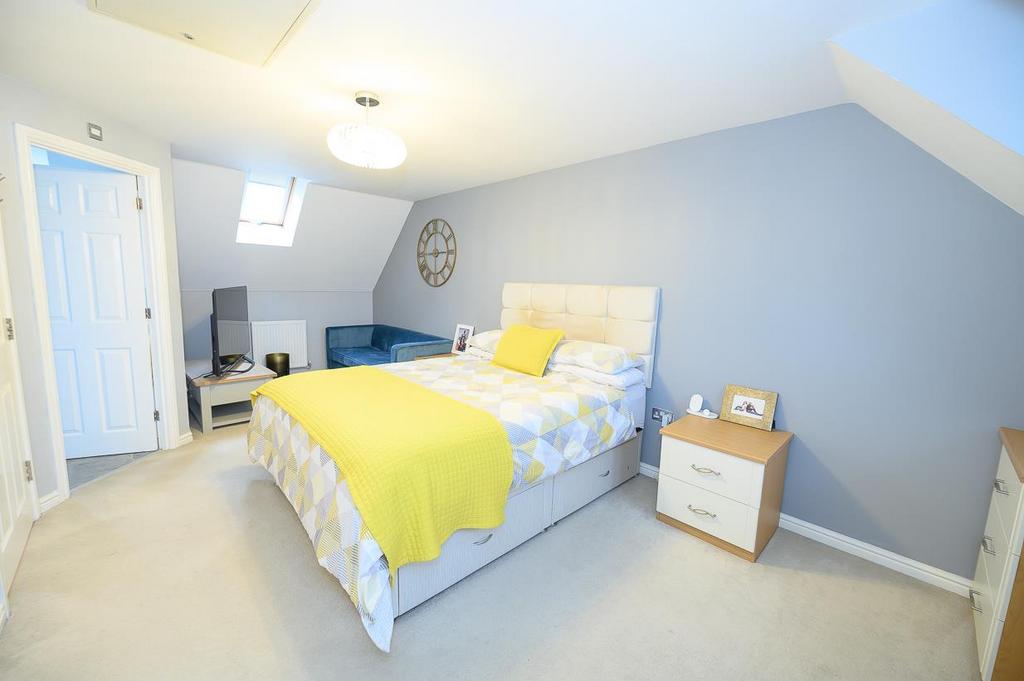 Bedroom 1.jpg