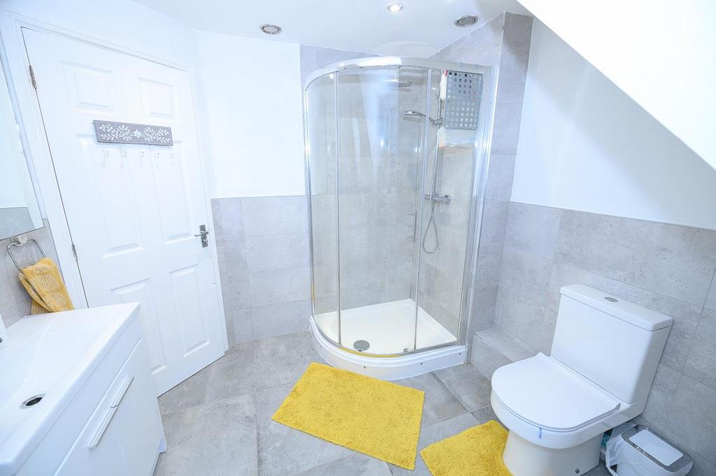 Ensuite pic 2.jpg
