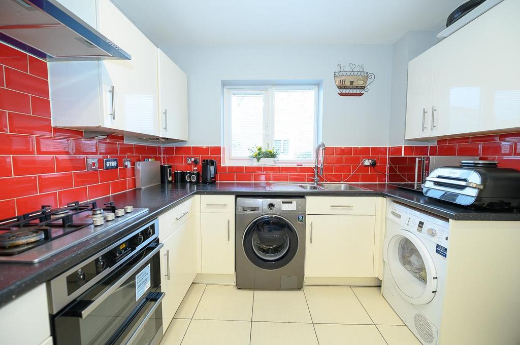 Kitchen pic 2.jpg