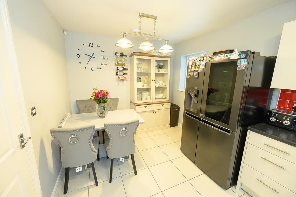 Dining area.jpg