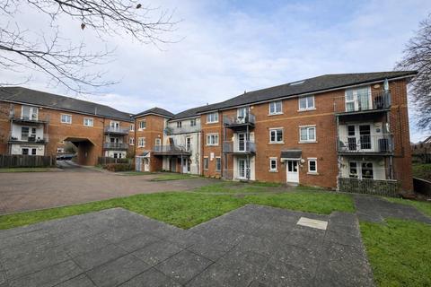 2 bedroom flat for sale, Vipont Court, Hp12