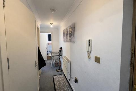 2 bedroom flat for sale, Vipont Court, Hp12