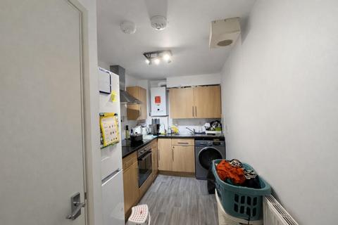 2 bedroom flat for sale, Vipont Court, Hp12