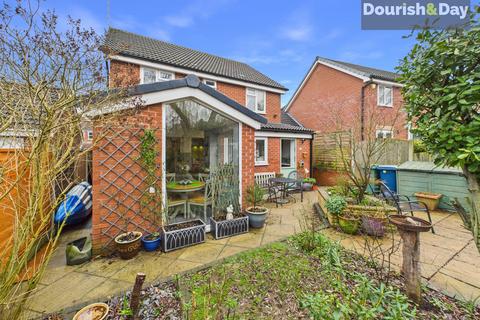 4 bedroom detached house for sale, Cornwall Drive, Stafford ST17