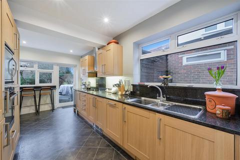3 bedroom detached house for sale, 106 Nutfield Road, Merstham RH1