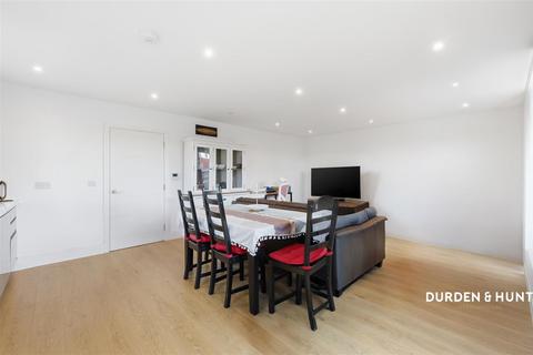 undefined, Fifth Avenue, Manor Park E12