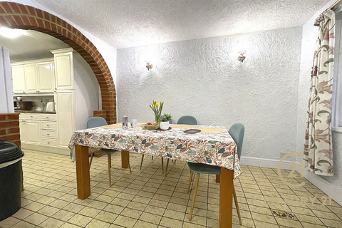 undefined, Smith Street, SURBITON KT5