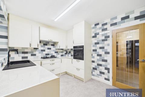2 bedroom semi-detached bungalow for sale, Oatland Road, Bridlington