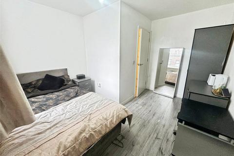 1 bedroom in a house share to rent, Cecil Road, Manchester M30