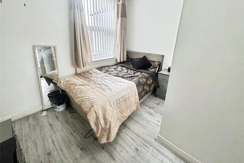 1 bedroom in a house share to rent, Cecil Road, Manchester M30