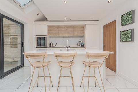3 bedroom semi-detached house for sale, Kensington Way, Gomersal, Cleckheaton, West Yorkshire, BD19