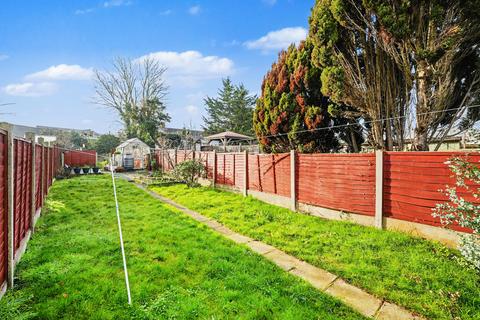 2 bedroom house for sale, Roedean Avenue, Enfield