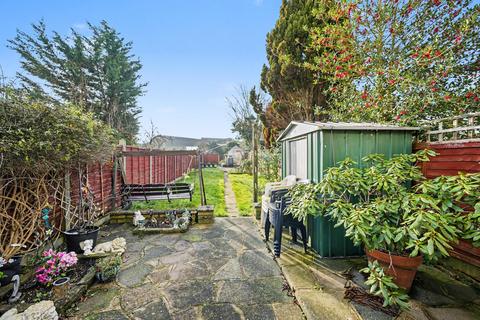 2 bedroom house for sale, Roedean Avenue, Enfield
